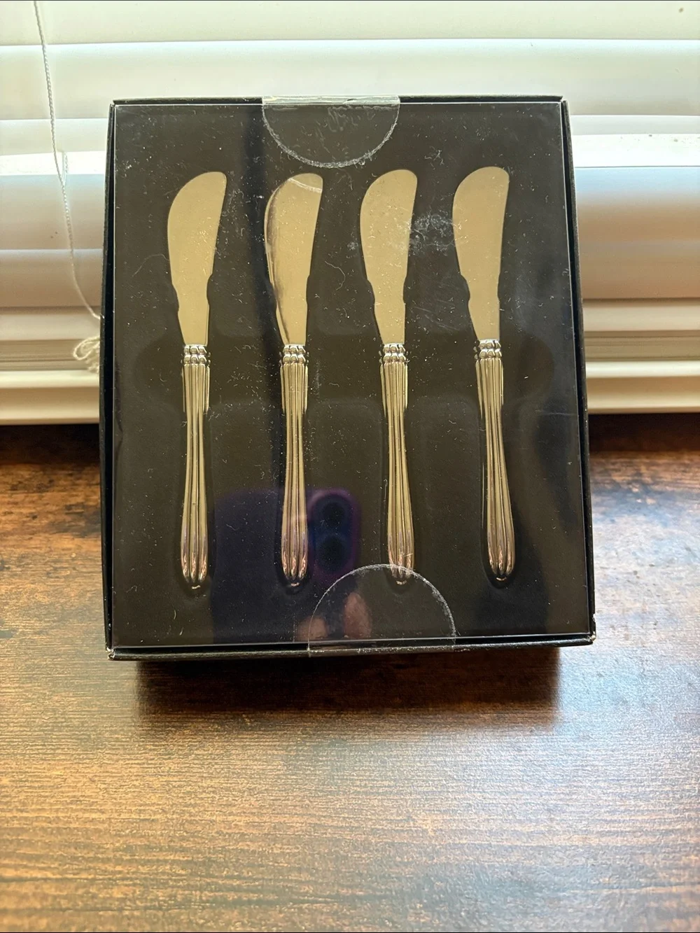 Vintage set of 4 ambiance  elegant gourmet spreaders in original box